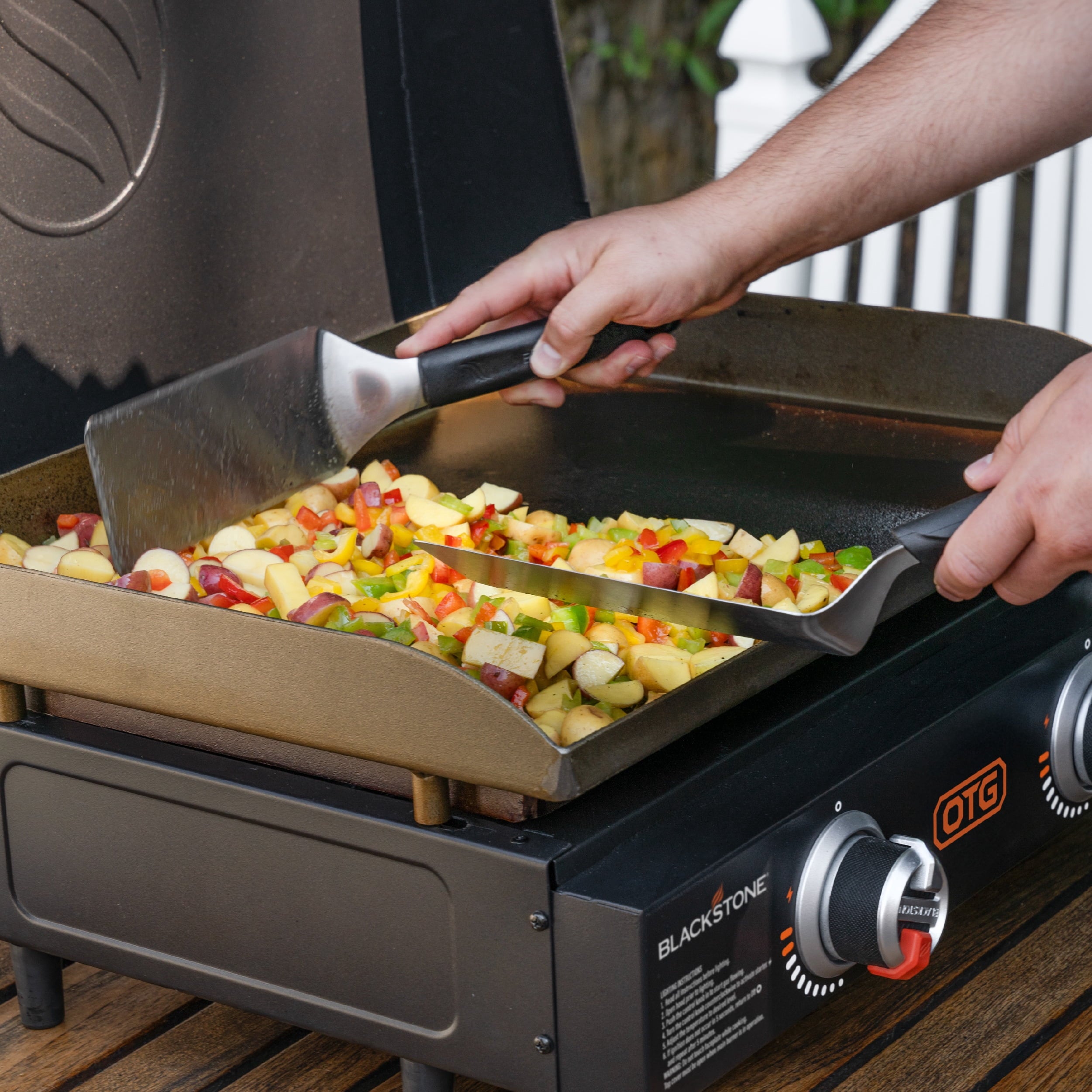 Blackstone OTG 2-Burner 22 Propane Omnivore Tabletop Griddle with Hood Blackstone