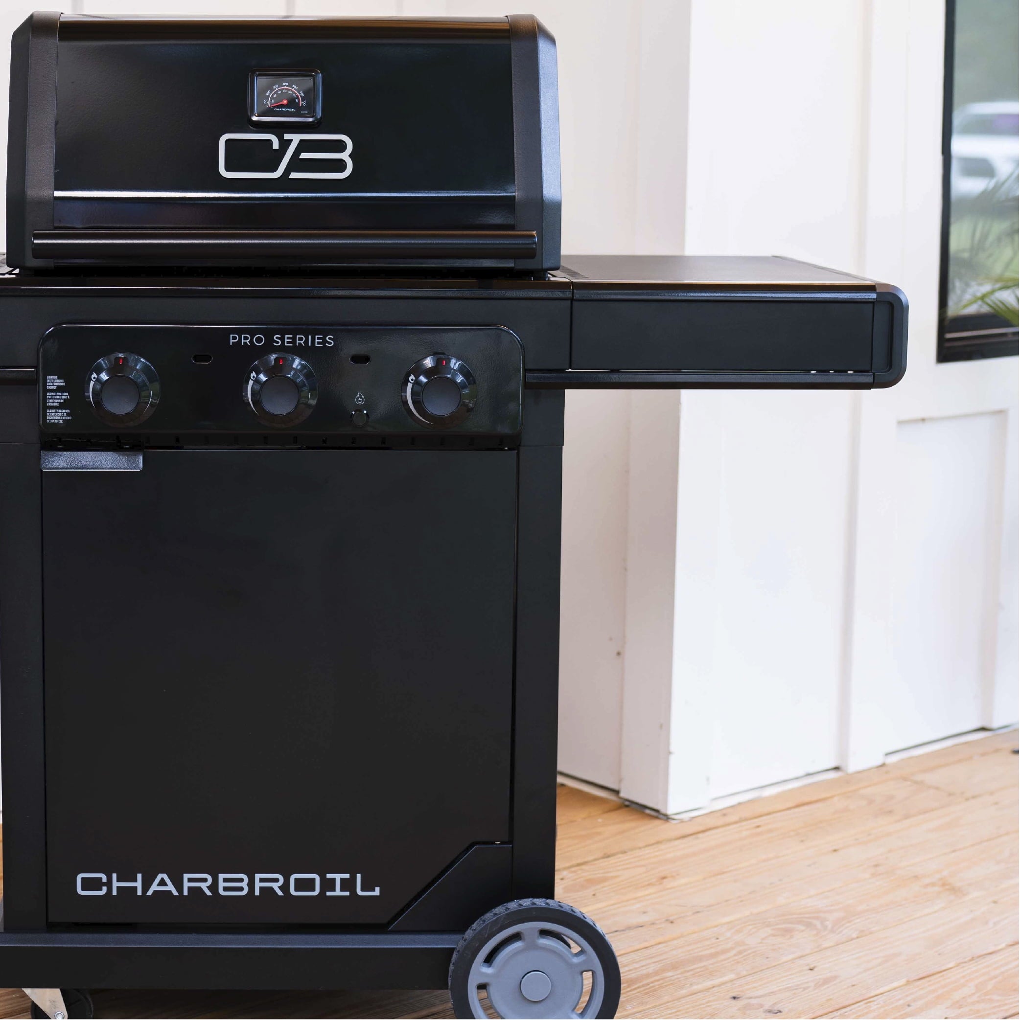 Charbroil Pro Series? 3-Burner Gas Grill and Griddle Charbroil