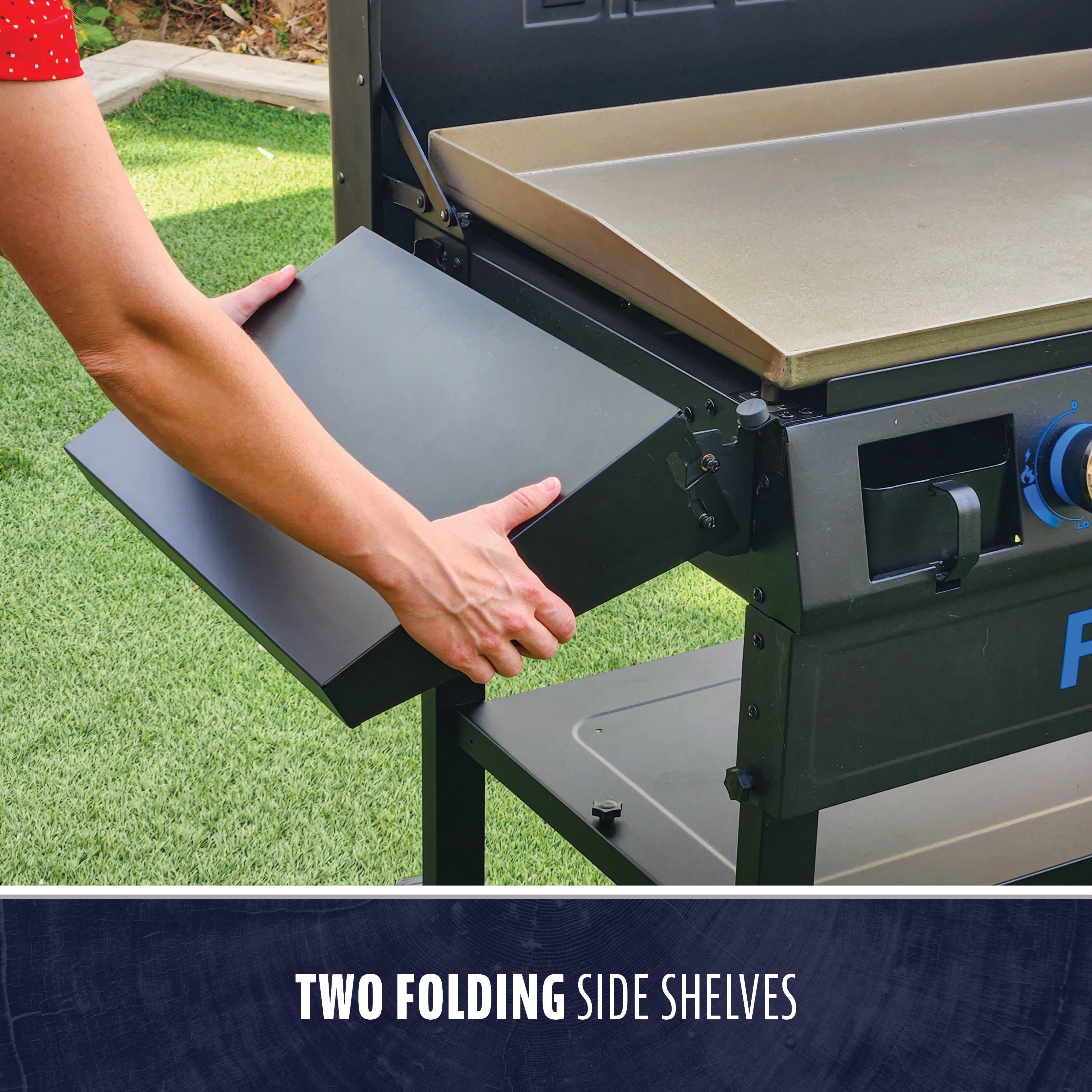 Pit Boss 4-Burner Deluxe Propane Griddle with Lid + Shelves Pit Boss