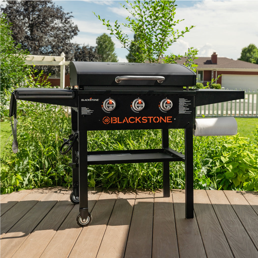 Blackstone 3-Burner 28 XL Griddle with Hood in Black Blackstone