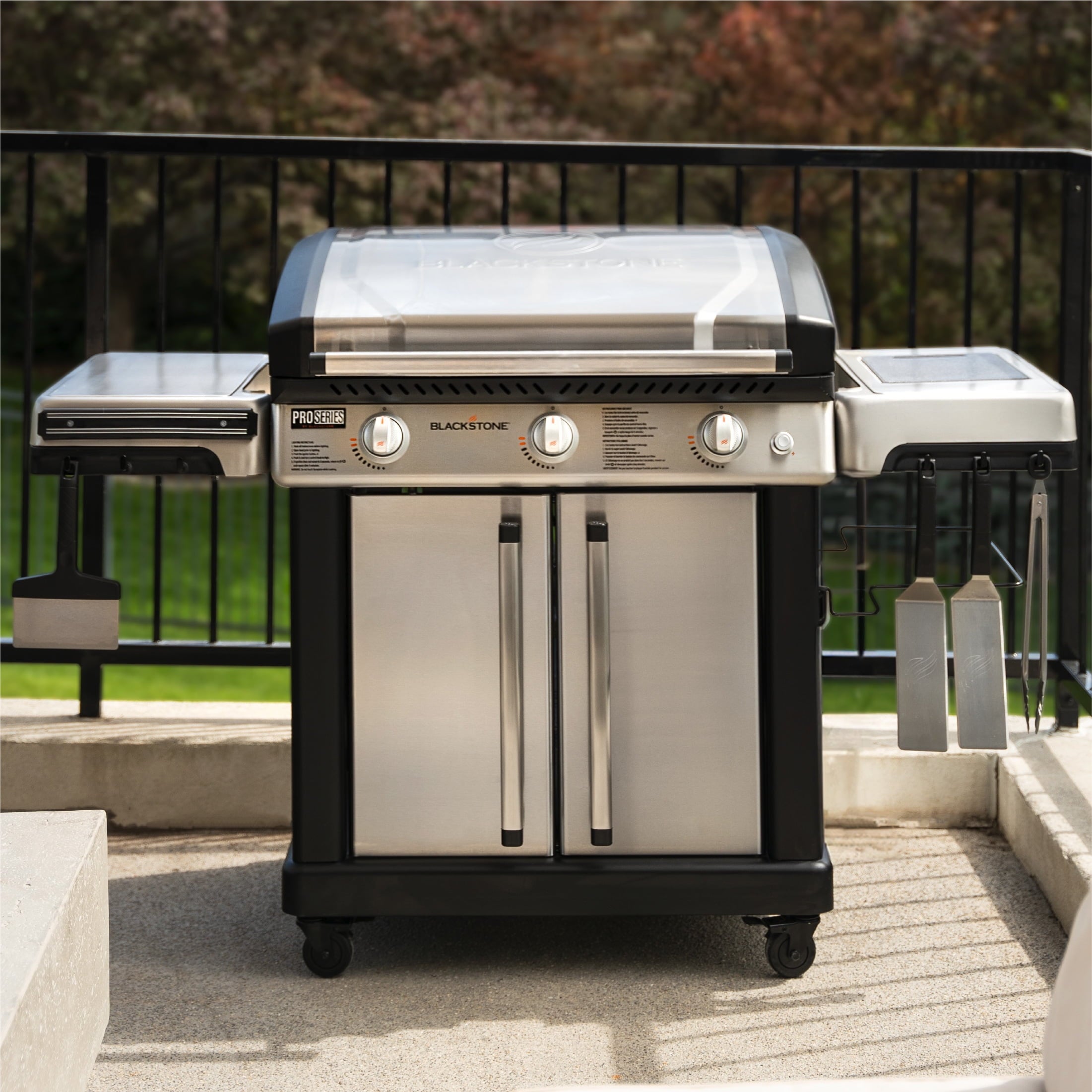 Blackstone Pro Series Outdoor Griddle, 28 Inch XL 3-Burner Flat Top Grill with Cabinet, Stainless Steel Gas Grills